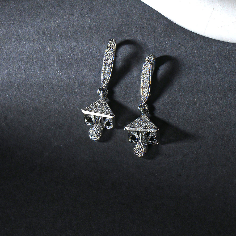 Noira- Stone studded stud earrings